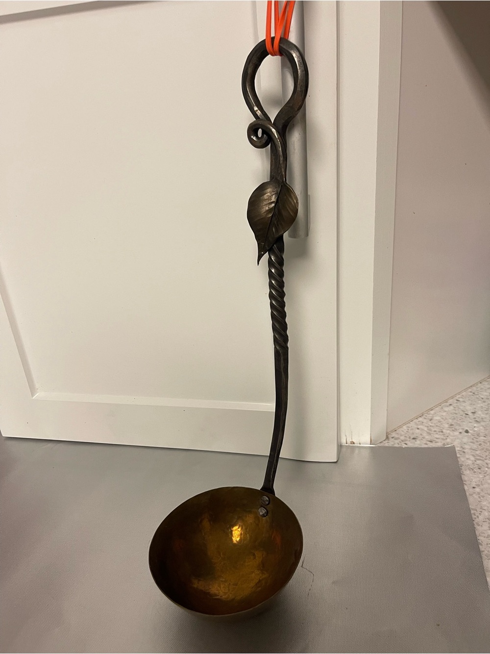 Vtg Hand-Forged Copper Twisted Steel Leaf Ladle Detail - Antique Brass Finish